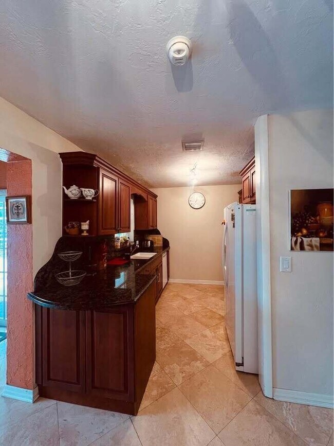 Building Photo - 7834 Edgewater Dr