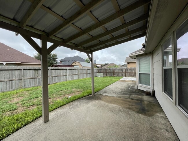 Building Photo - 6721 Dungeoness Dr