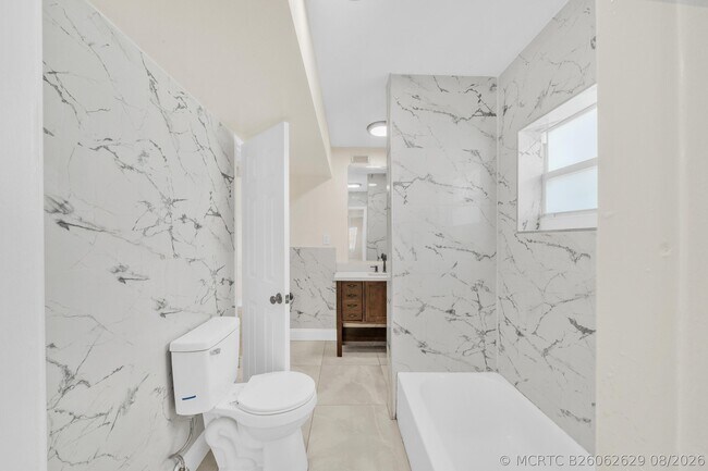 Building Photo - 4921 NW 39th St