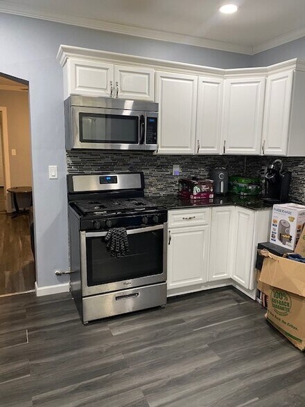 Building Photo - 121 Lexington Ave