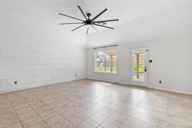 Building Photo - 25211 Barmby Dr