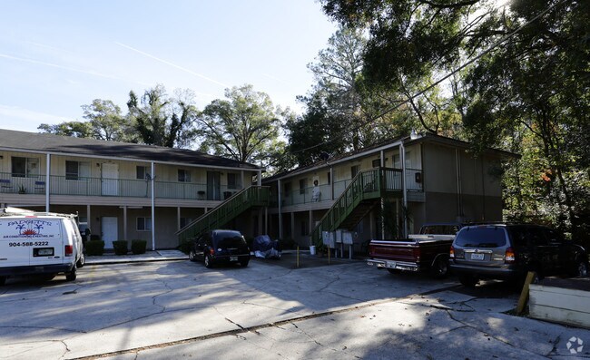 Kingsbury Apartments - Villas on the Hill 1131 & 1137