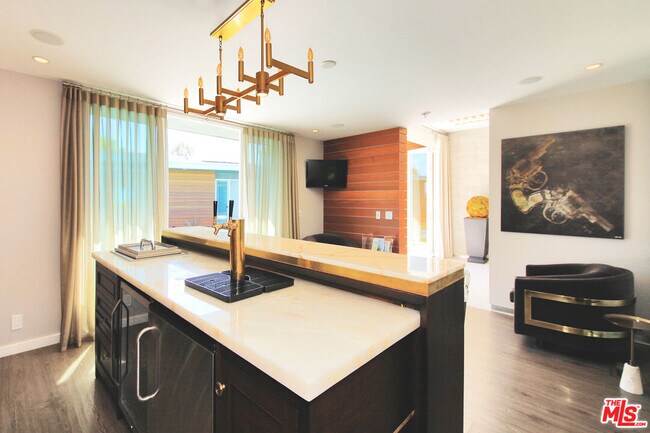 Building Photo - 3054 Elvido Dr