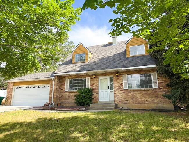 Primary Photo - 1038 Cedar Ridge Rd