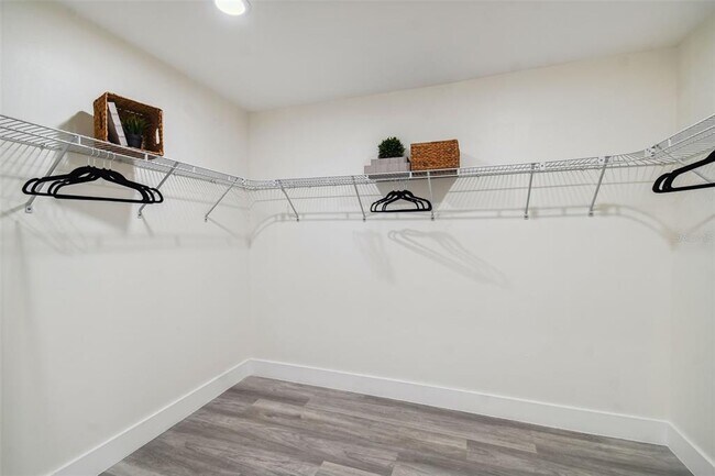 Building Photo - 4910 W San Miguel St