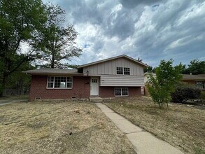 Building Photo - "Charming Bi Level Home, 3-Bed Oasis with 2 Baths in Boulder - Avail 8/15/26