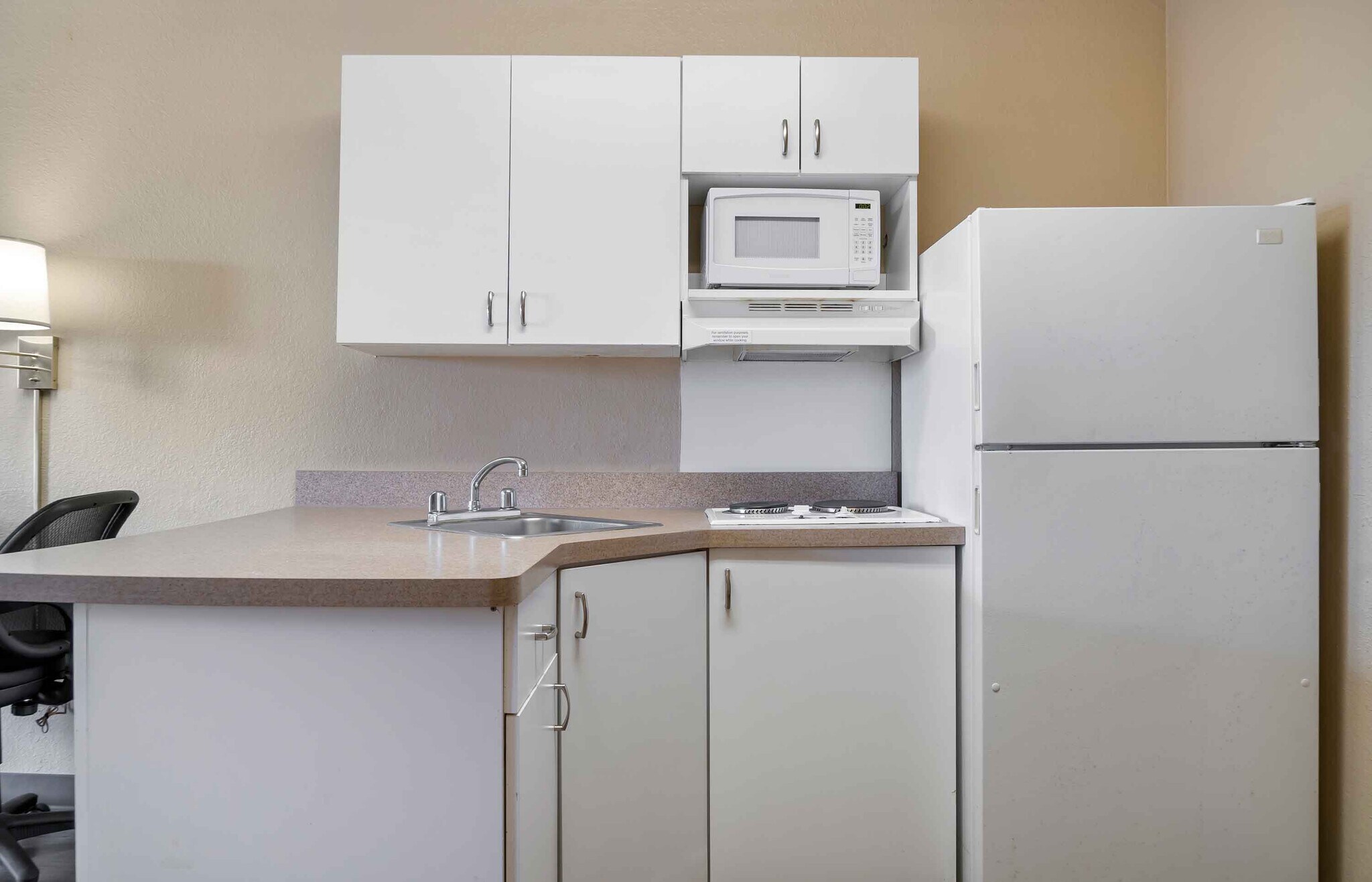 Building Photo - Furnished Studio-Detroit - Sterling Heights
