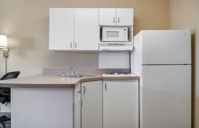 Building Photo - Furnished Studio-Detroit - Sterling Heights