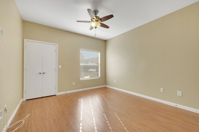 Building Photo - One bedroom condo in gated community