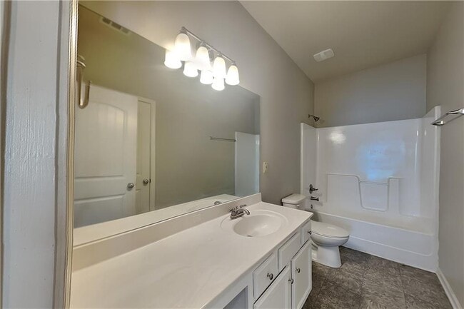 Building Photo - 2212 Black Pebble Cir