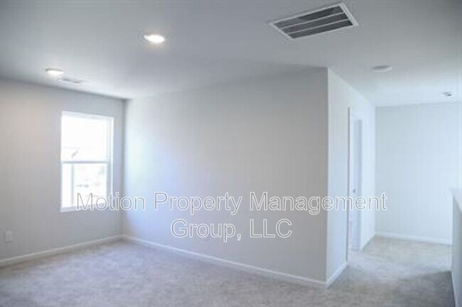 Building Photo - 19 Springwood Ln