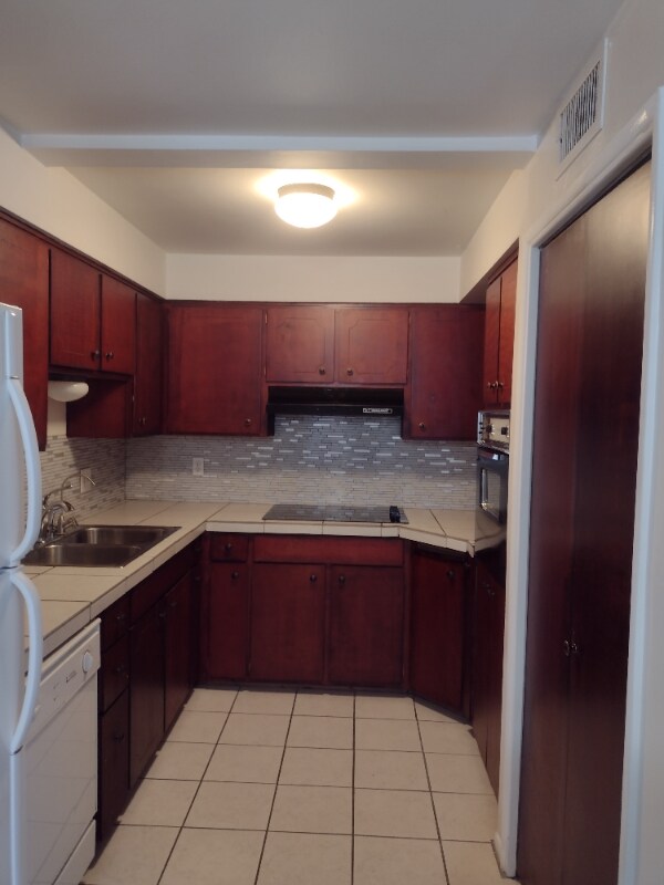 Building Photo - 1031 N Holly Ave