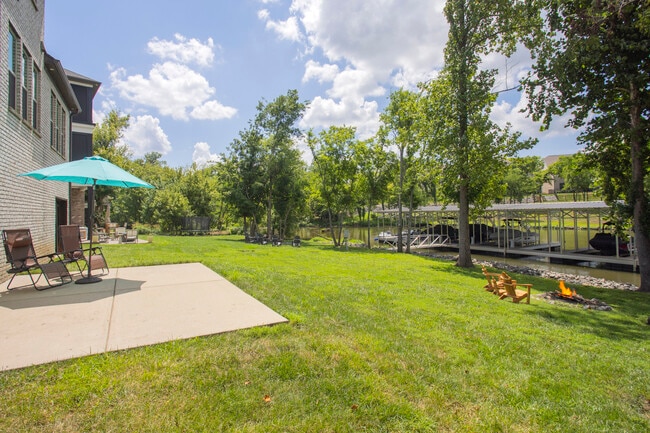 Building Photo - 2024 Albatross Way