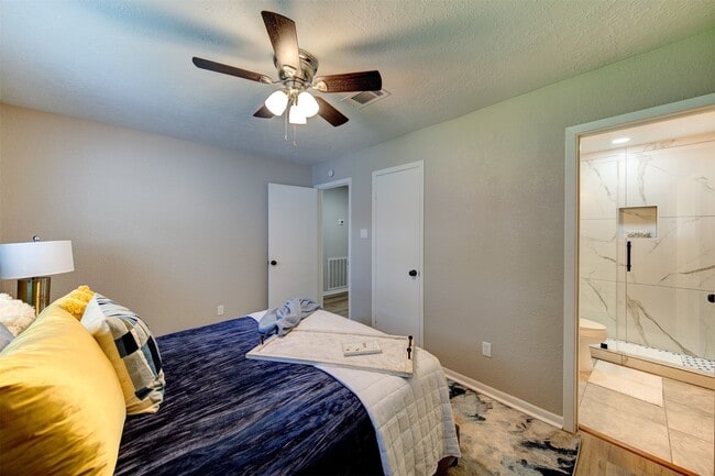 Building Photo - 8511 Honeysuckle