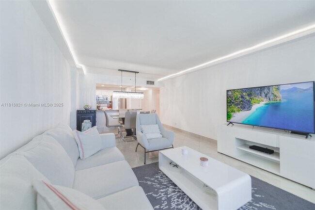 Building Photo - 2301 Collins Ave