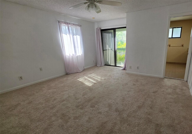 Building Photo - 817 SE 12th Ct