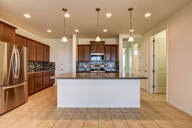 Building Photo - 2 bedroom, 2 bathroom home  in Saddlewood