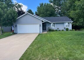 Building Photo - 1909 Holiday Rd