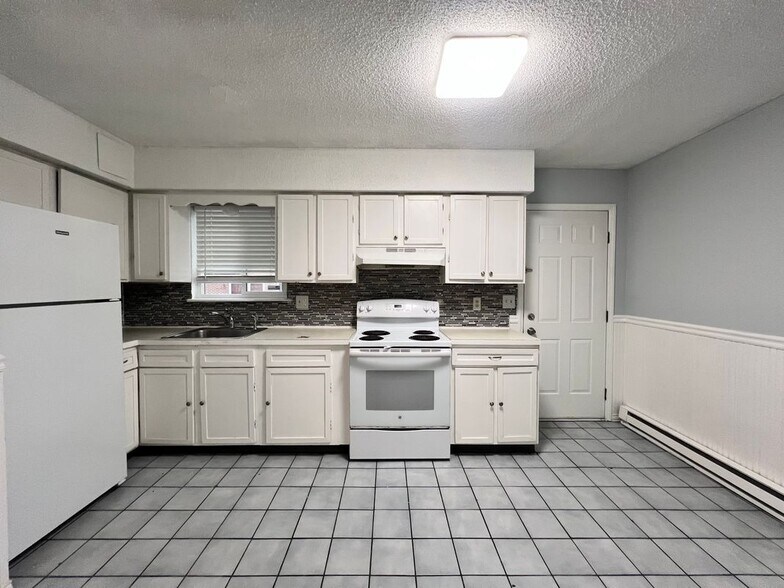 Building Photo - 909 Hamilton Ave