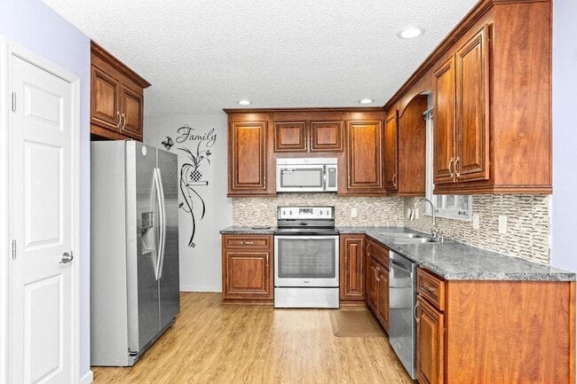 Building Photo - 2909 Cherry Hills Dr