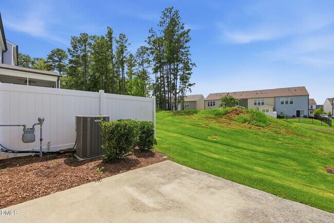 Building Photo - Lease OR Lease to Own
