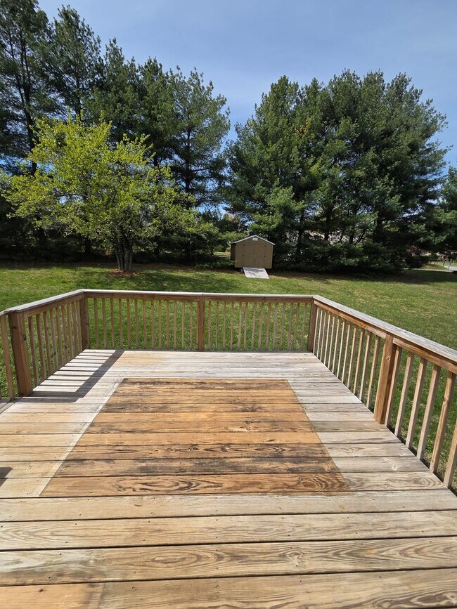 Building Photo - One Level Living