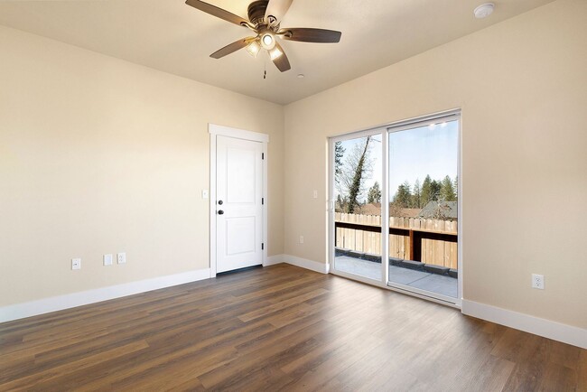 Building Photo - 6377 Oak Way