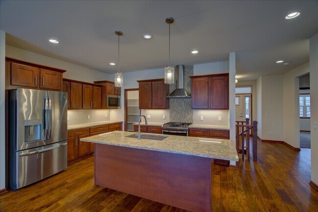 Building Photo - 525 Dragon Willow Ln