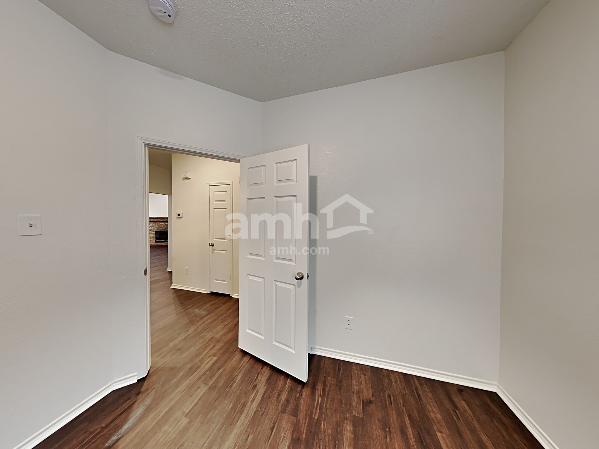 Building Photo - 4521 Mustang Dr