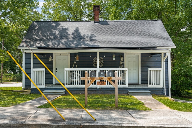 Primary Photo - Hapeville - 724B