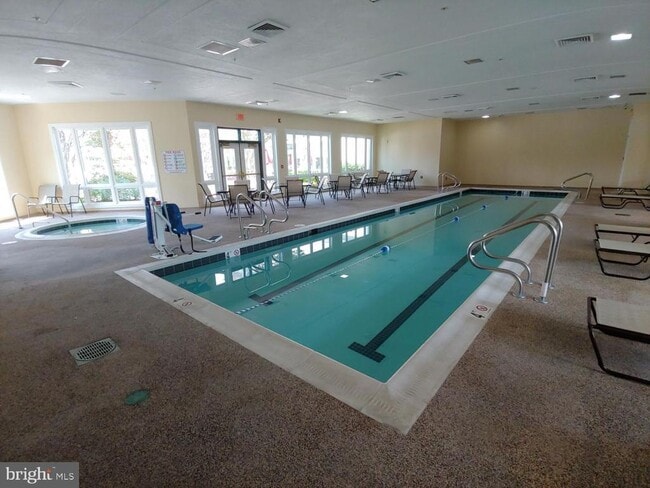 Building Photo - 2701 Summers Ridge Dr