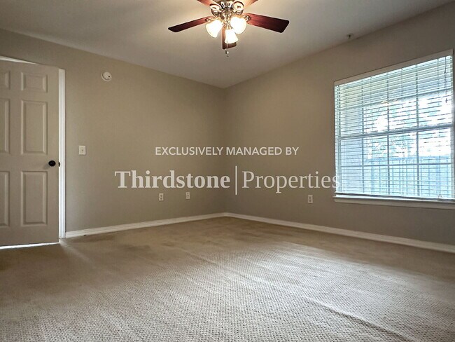 Building Photo - 7800 Point Meadows Dr