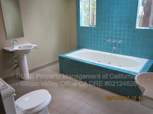 Building Photo - 18092 Idalyn Drive