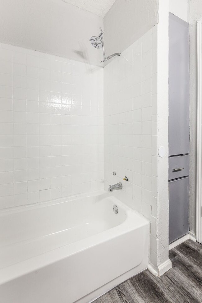 Building Photo - 6 SW 69th St