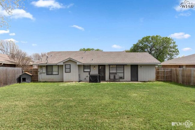 Building Photo - 4902 Cypress Ave