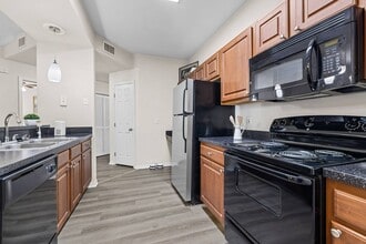 Building Photo - Avenue at Timberlin Park