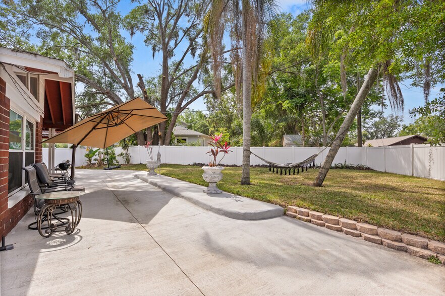 Building Photo - 4760 Lake Cecile Dr