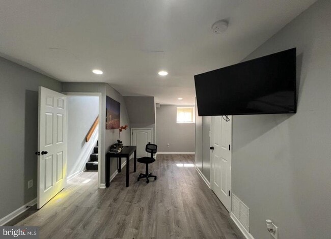 Building Photo - 402 N Chapel St