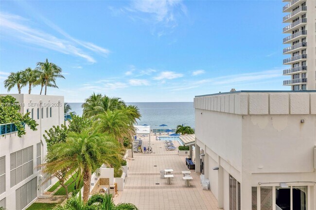 Building Photo - 2751 S Ocean Dr