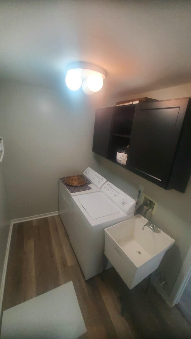 Building Photo - 6257 Gatewood