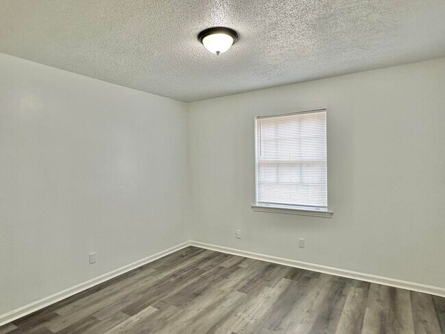 Building Photo - 4209 Camelot Ave
