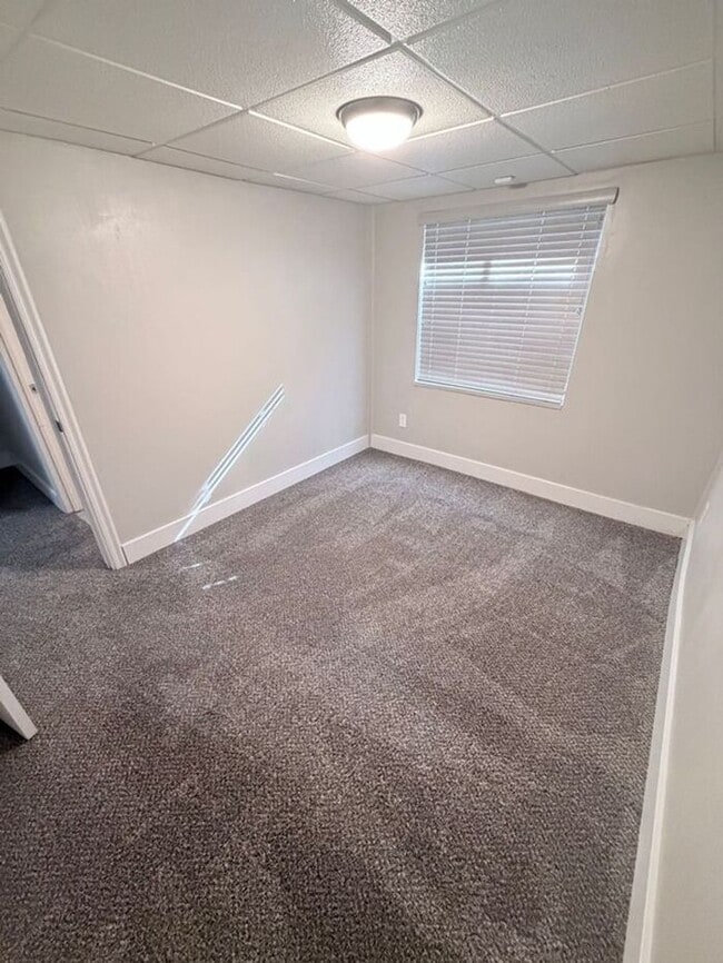 Building Photo - WEST JORDAN 5 BED, 4 BATH HOME