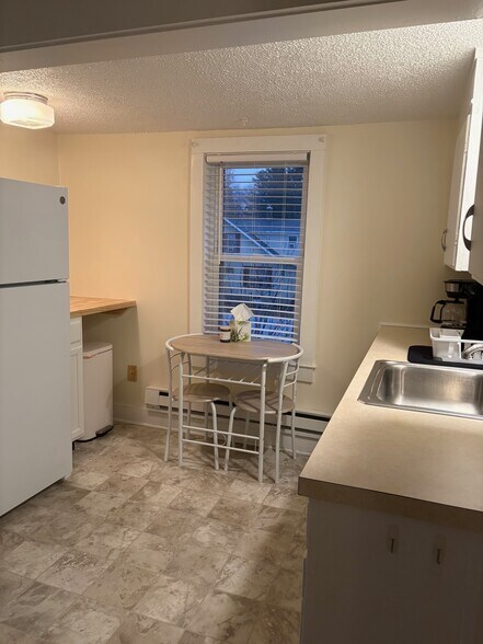 Building Photo - 149 Cutler Ave