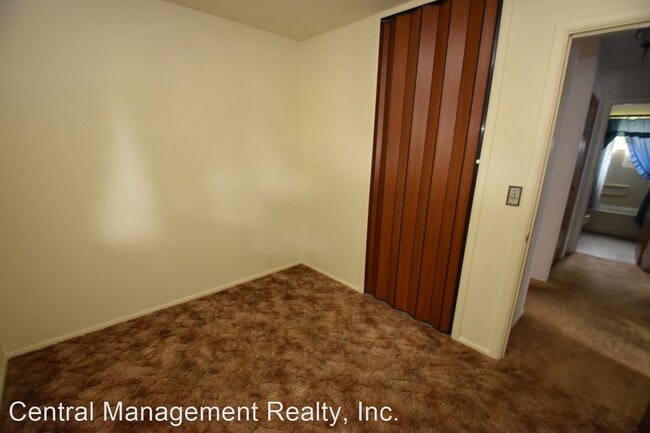 Building Photo - 3 br, 1 bath House - 4039 Manor Drive