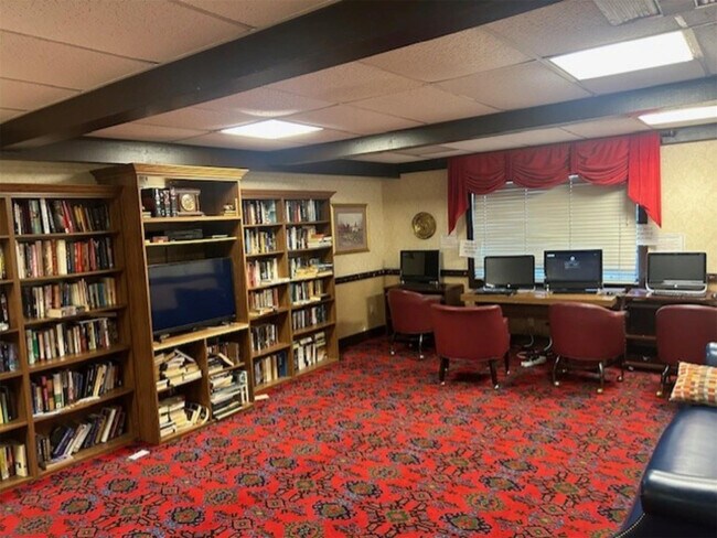 Building Photo - 3720 Inverrary Dr