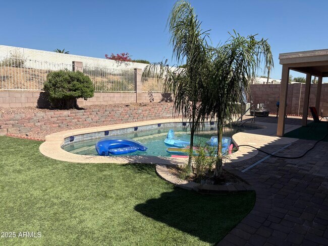 Building Photo - 17901 N 111th Dr