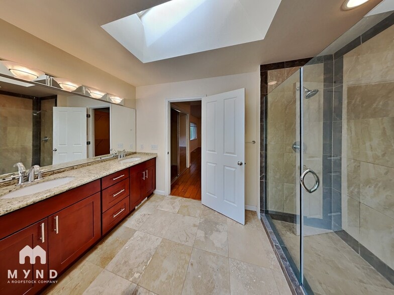 Building Photo - 13327 2nd Ave NE