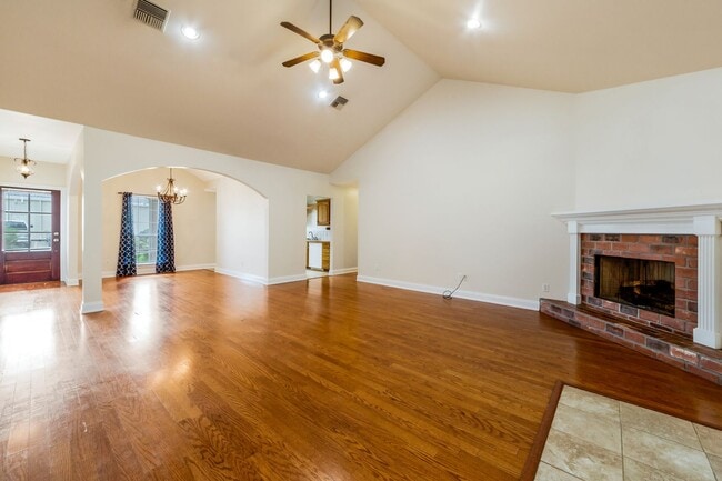 Building Photo - 3 BDRM HOUSE OFF ALBERTSON PKWY