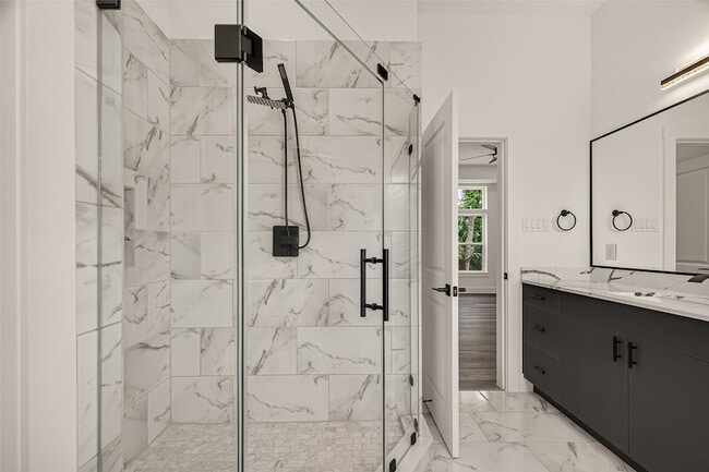 Building Photo - 2711 Dennis St