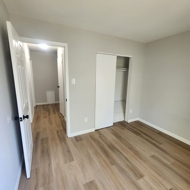 Building Photo - Spacious 3 Bedroom house for Rent !!!